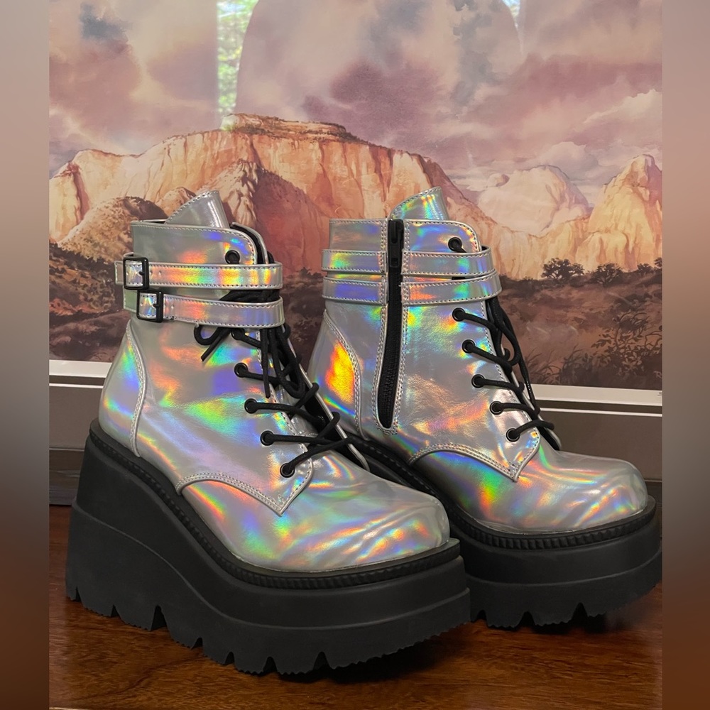 Demonia Platform boots